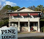 Pine Lodge Bed & Breakfast in Inglis, FL